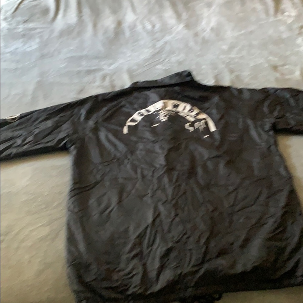 Used wind breaker - Picture 5 of 5